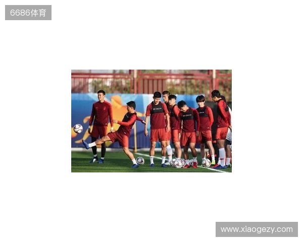 日本队全员集合备战麒麟挑战杯，前田大然“泡面头”抢眼